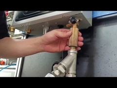 Εξυπνή σταθερή θερμοκρασία θερμαντήρα νερού αερίου μηδενική διακύμανση θερμοκρασίας Πείραμα ντους